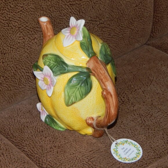 Corner Ruby Lemon Collection Handmade Ceramic Teapot 3D Floral Decorated NWT - Picture 7 of 9